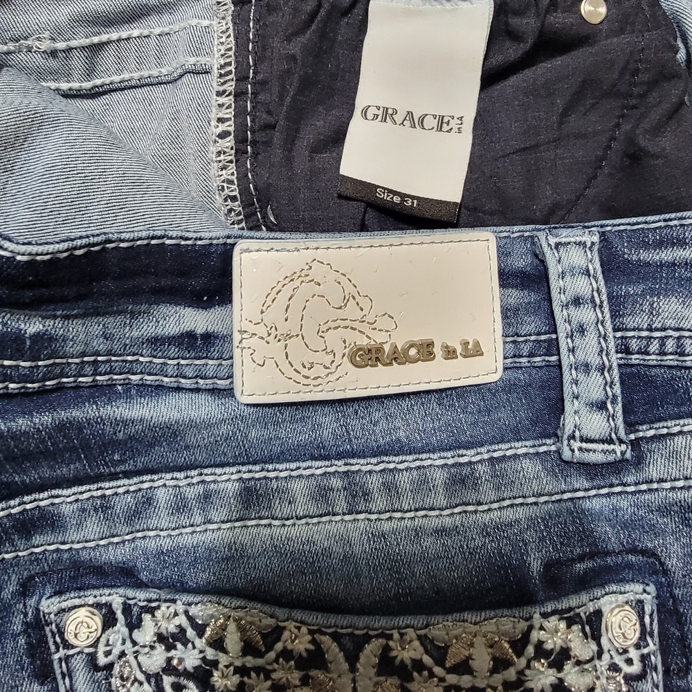 New, worn once! Grace In LA Women's Blue Embroidered Jeans Stretch, Comfy! - Picture 2 of 7